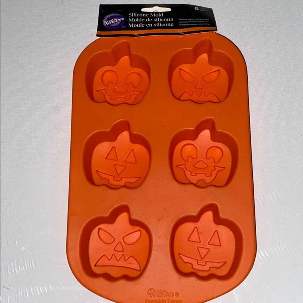 Wilton silicone mold little pumpkins